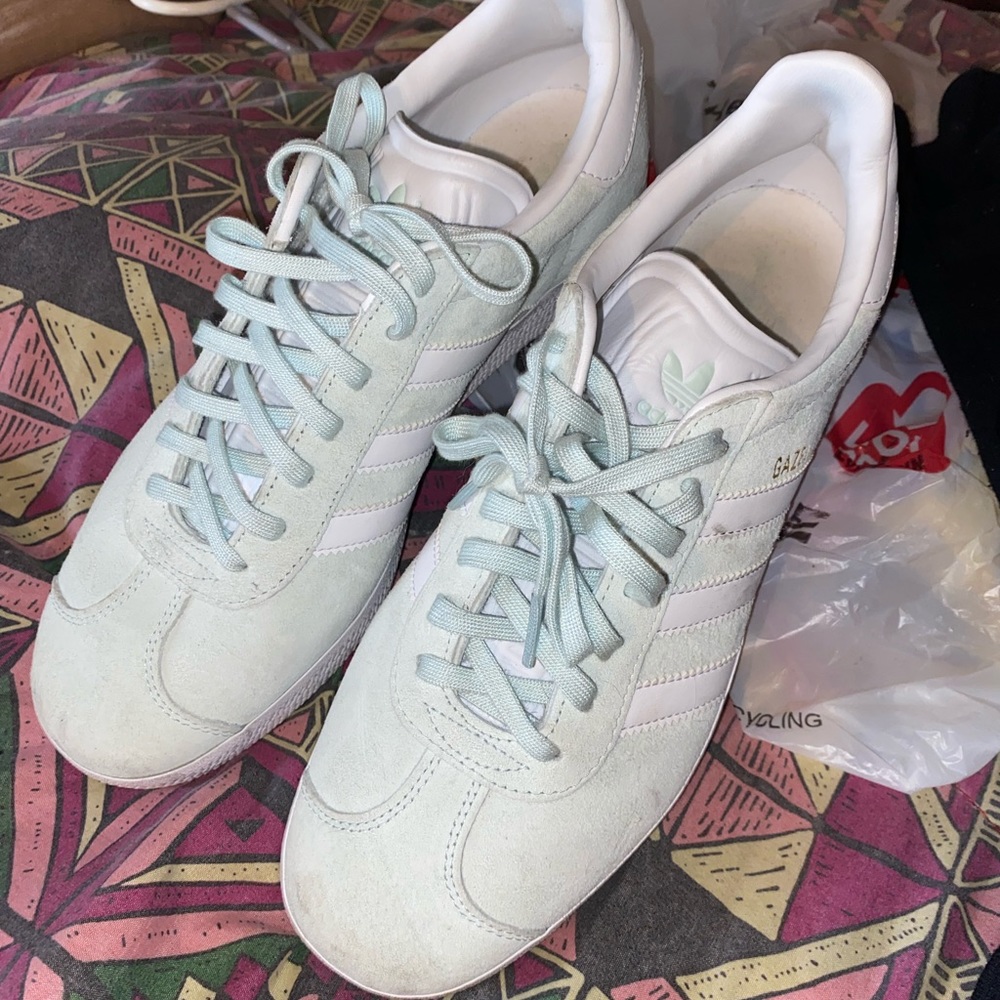Adidas Gazelle size 8